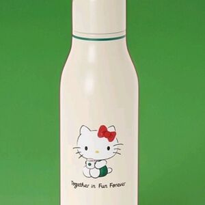 NWT, Hello Kitty/Starbucks Collab Stainless Steel waterbottle with handle 20 oz